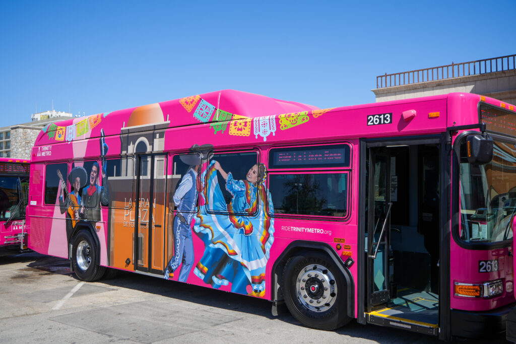 Linea Rosa Pink Bus